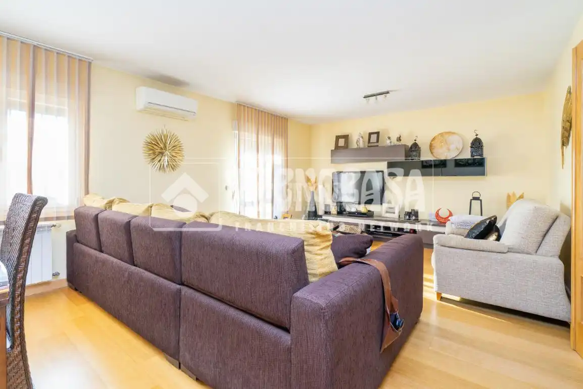 Wohnzimmer von Wohnung zum Verkauf in Colmenar Viejo mit Klimaanlage, Heizung und Balkon