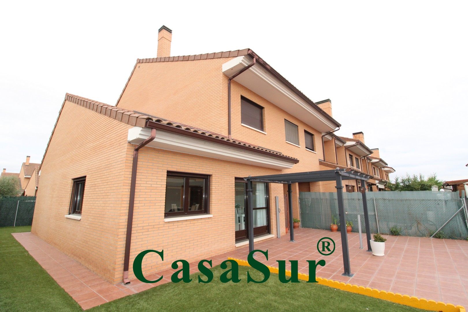 Exterior view of House or chalet for sale in Aldeamayor de San Martín  with Heating, Private garden and Terrace