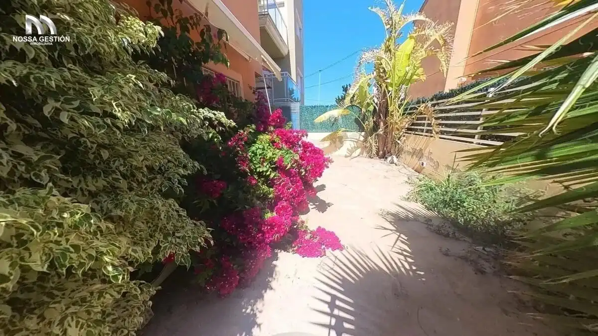 Exterior view of Houses for sale in L'Alfàs del Pi  with Private garden and Balcony