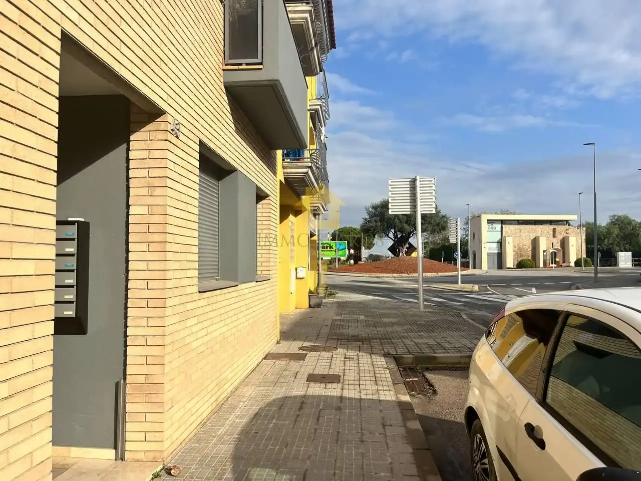 Vista exterior de Piso en venta en Sant Pere Pescador con Aire acondicionado, Amueblado y Balcón