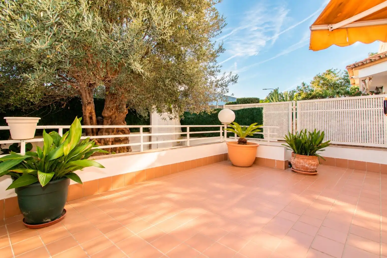Adossat amb jardí en venda a Carrer ANFOS