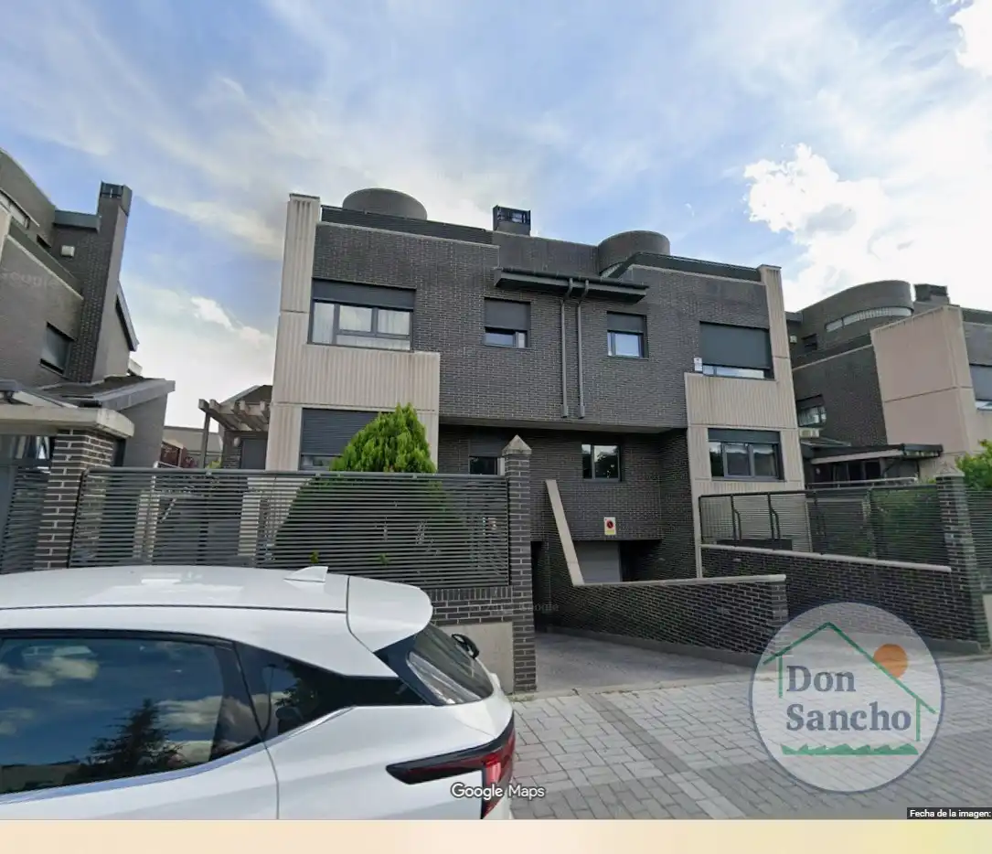 Vista exterior de Casa adosada en venta en Valladolid con Calefacción, Terraza y Trastero