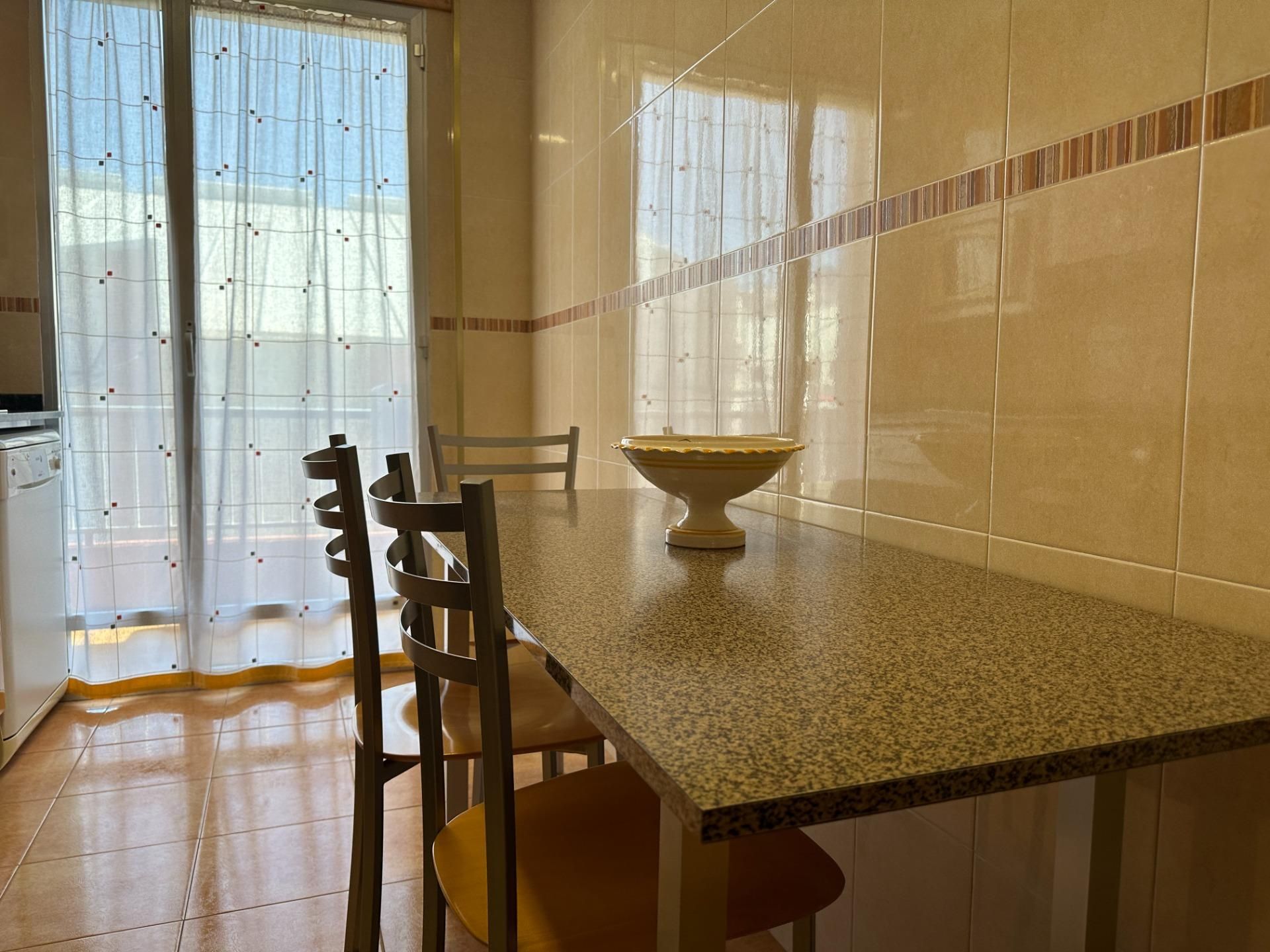 Menjador de Casa o xalet en venda en Amposta amb Aire condicionat, Terrassa i Balcó