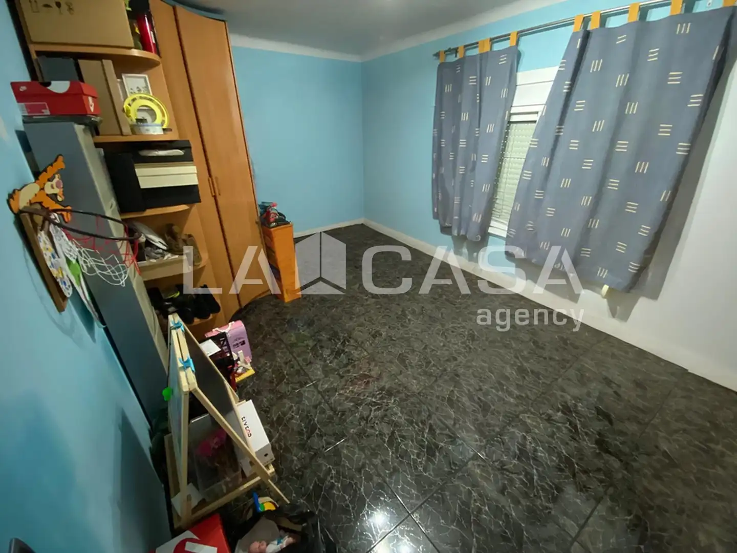 Piso en venta en Santa Coloma de Gramenet con Calefacción y Balcón
