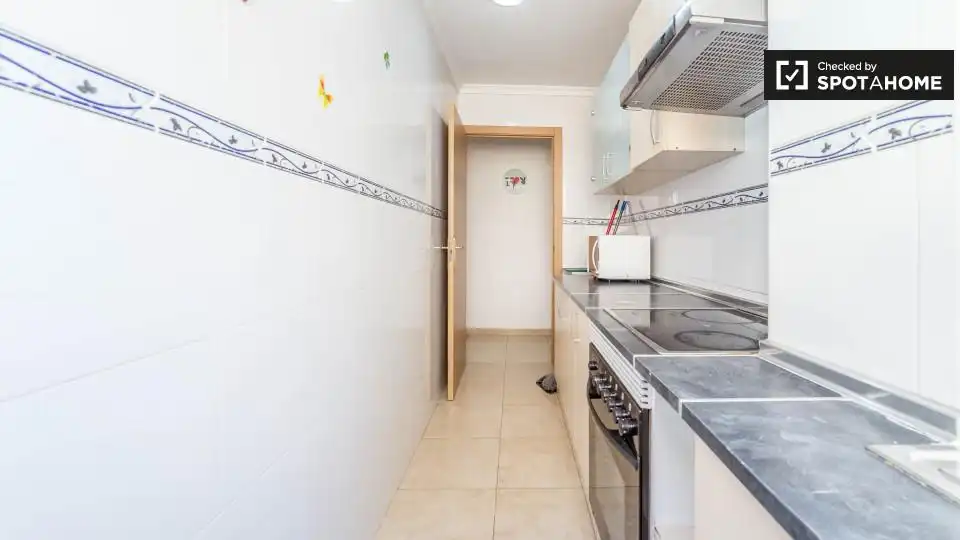 Kitchen of Flat for share in Valencia  with Air Conditioner, Terrace and Furnished