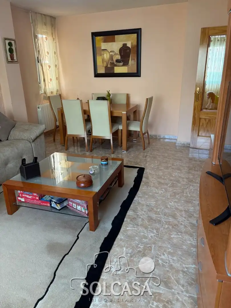 Dining room of Flat for sale in Cistérniga  with Heating, Furnished and Oven