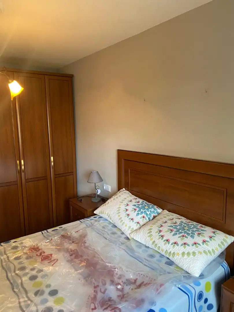 Habitación de Piso en venta en Avilés con Amueblado y Balcón