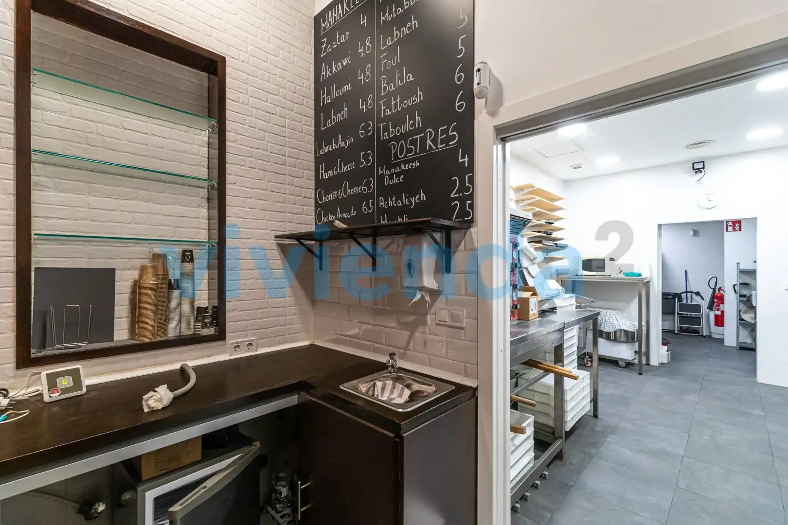 Cuina de Local de lloguer en Madrid amb Calefacció i Terrassa
