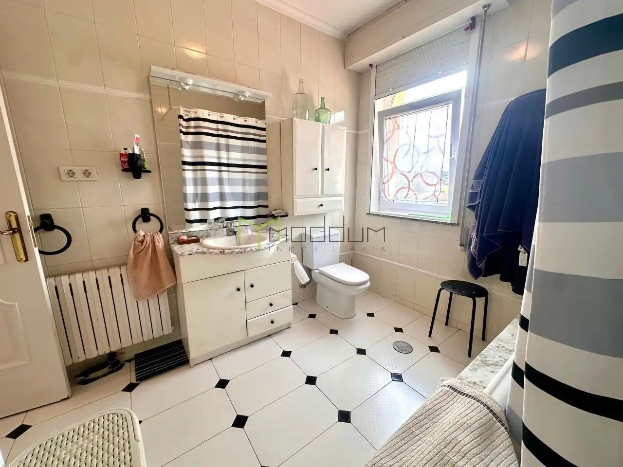 Bany de Casa o xalet en venda en Teo amb Calefacció, Jardí privat i Terrassa