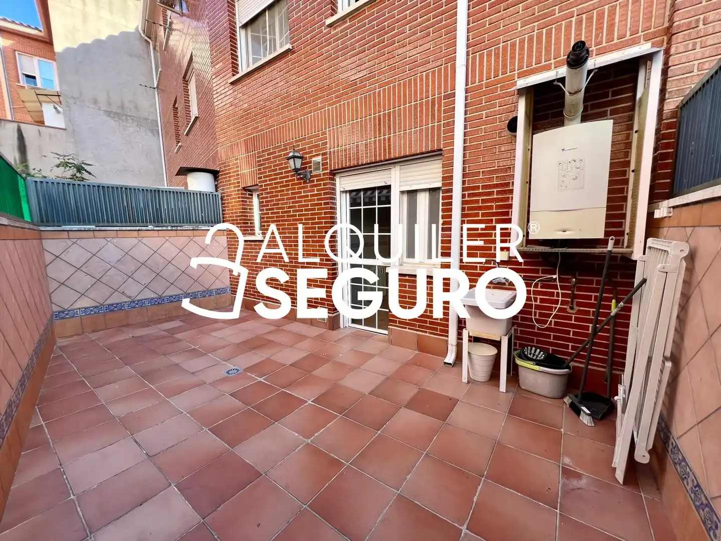 Exterior view of Houses for rent in Paracuellos de Jarama  with Air Conditioner, Heating and Terrace