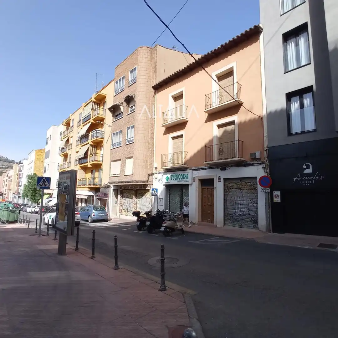 Vista exterior de Edifici en venda en Cuenca