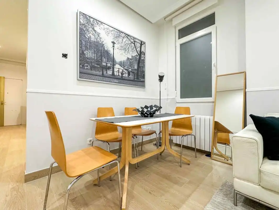Comedor de Planta baja de alquiler en Madrid con Calefacción y Amueblado