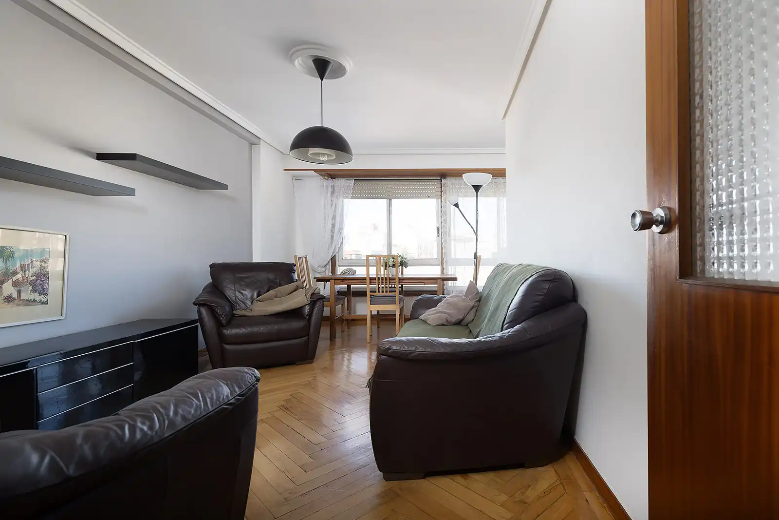 Sala d'estar de Pis en venda en A Coruña Capital  amb Calefacció, Parquet i Moblat