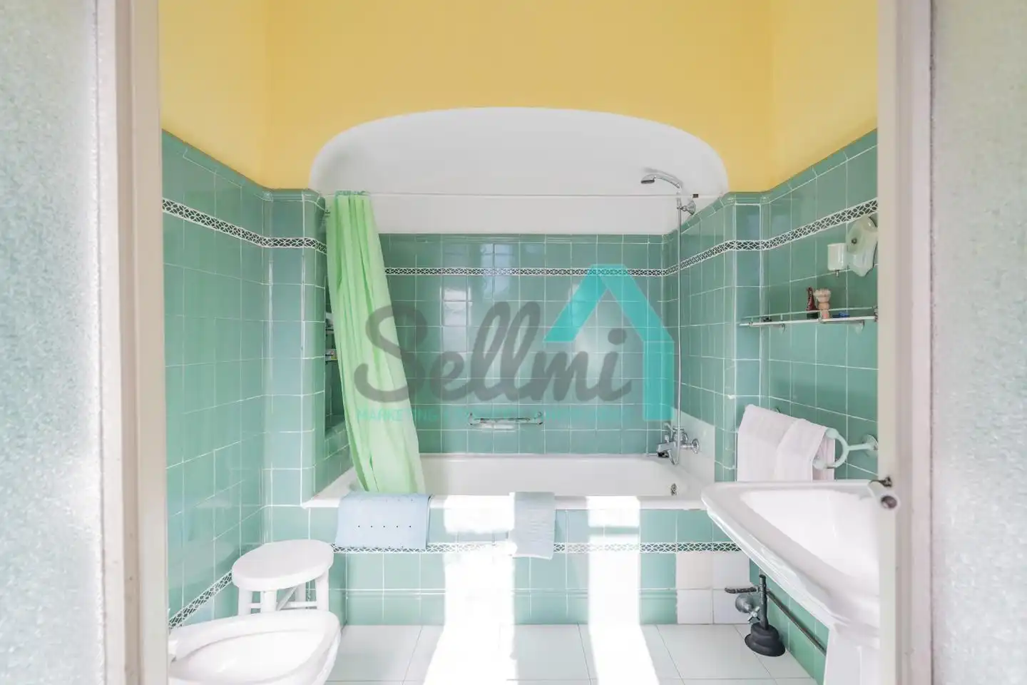 Bathroom of Houses for sale in Pravia  with Heating, Private garden and Parquet flooring