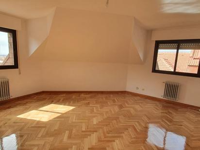 Living room of Attic to rent in Las Rozas de Madrid  with Air Conditioner