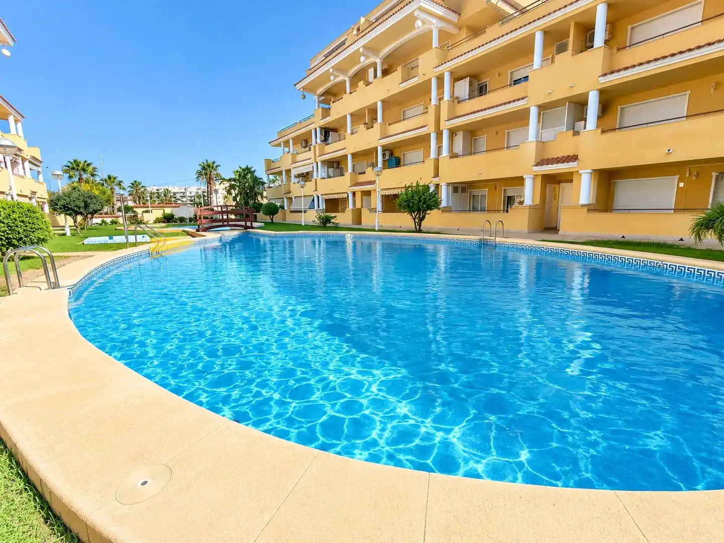 Apartment with terrace for sale in Las Marinas / Les Marines
