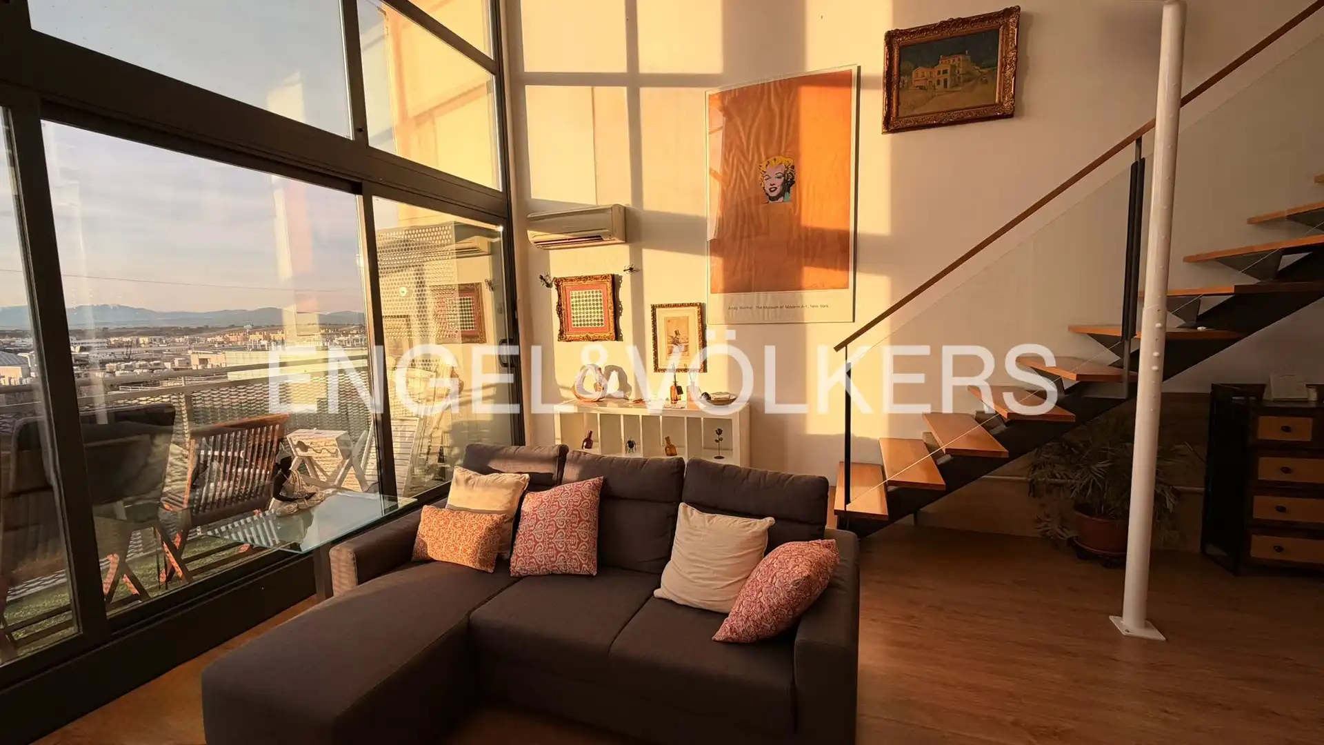 Living room of Lofts for rent in San Sebastián de los Reyes  with Air Conditioner, Heating and Parquet flooring