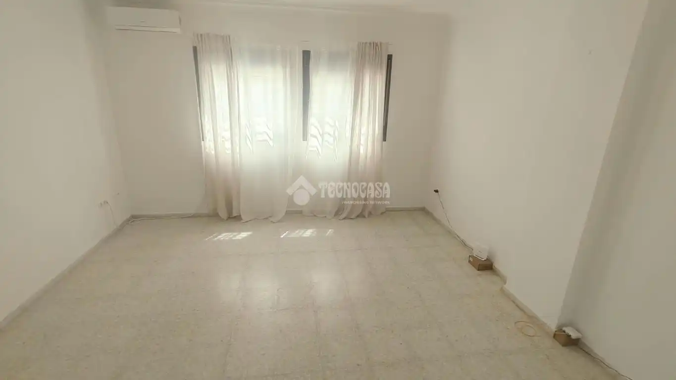 Habitación de Piso en venta en La Rinconada con Aire acondicionado