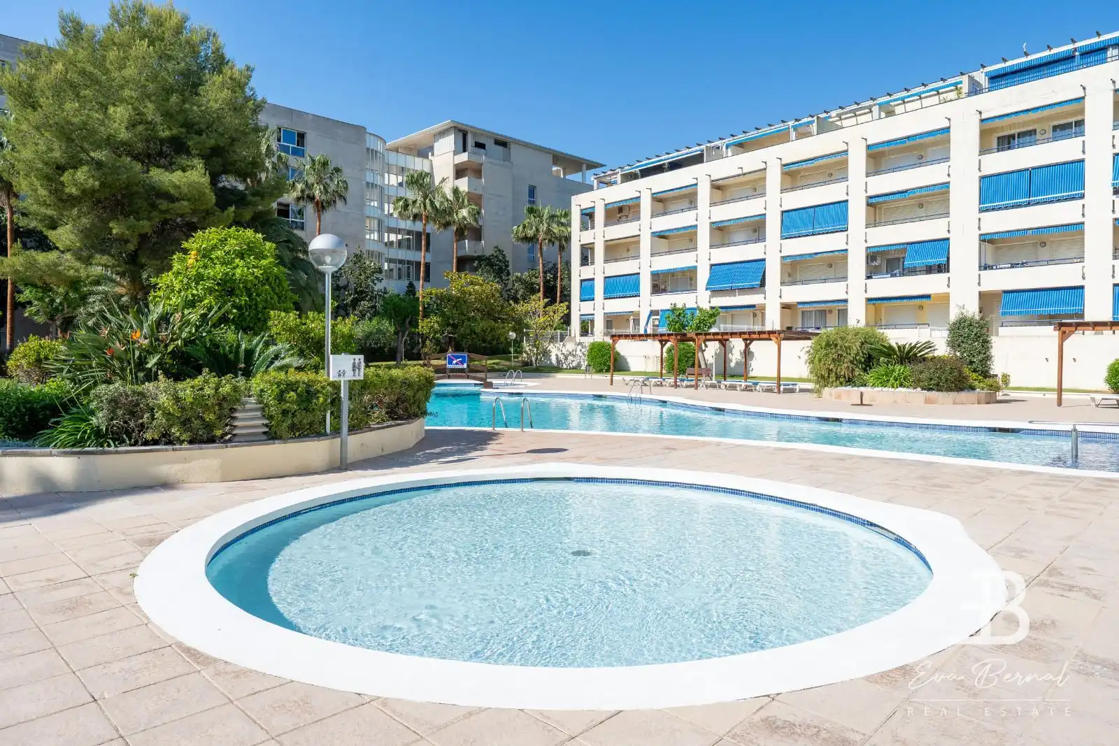 Swimming pool of Attic for sale in Vila-seca  with Air Conditioner, Heating and Private garden