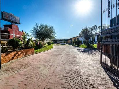 Vista exterior de Finca rústica en venda en Mijas amb Terrassa