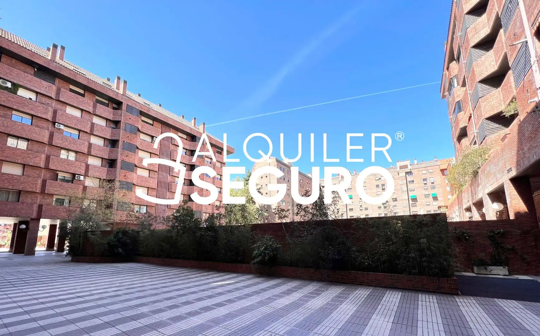 Vista exterior de Pis de lloguer en Tres Cantos amb Calefacció, Terrassa i Piscina