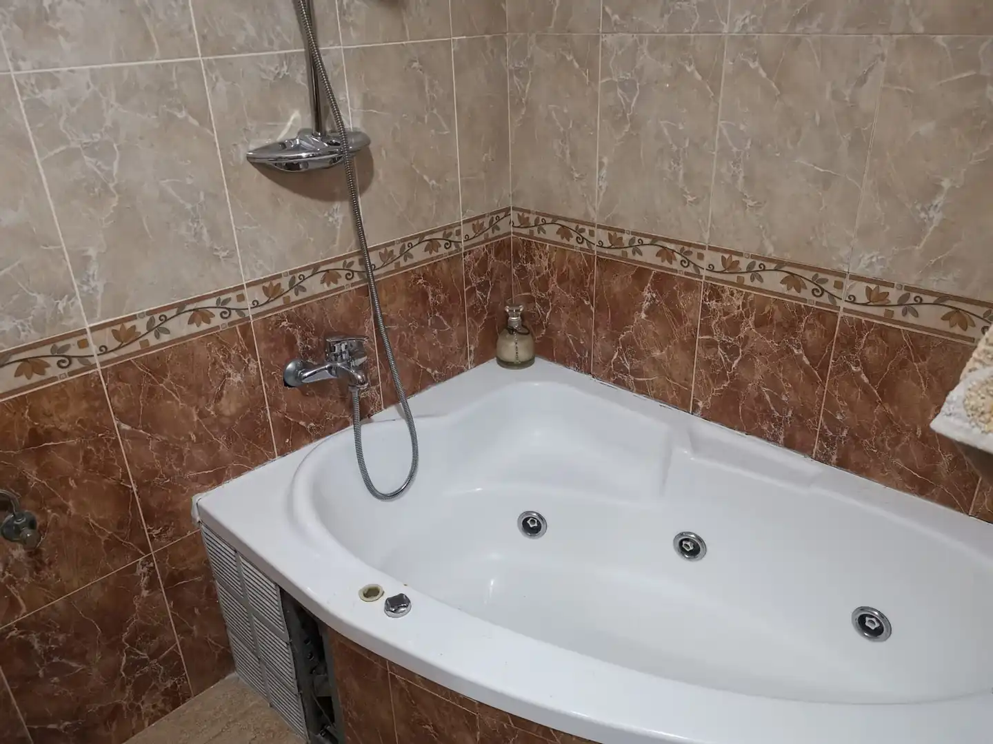 Baño de Piso en venta en Bigastro con Aire acondicionado, Trastero y Amueblado