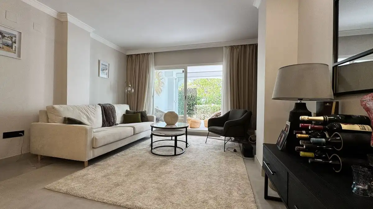 Home with pool for sale in San Pedro de Alcántara, imagen 3