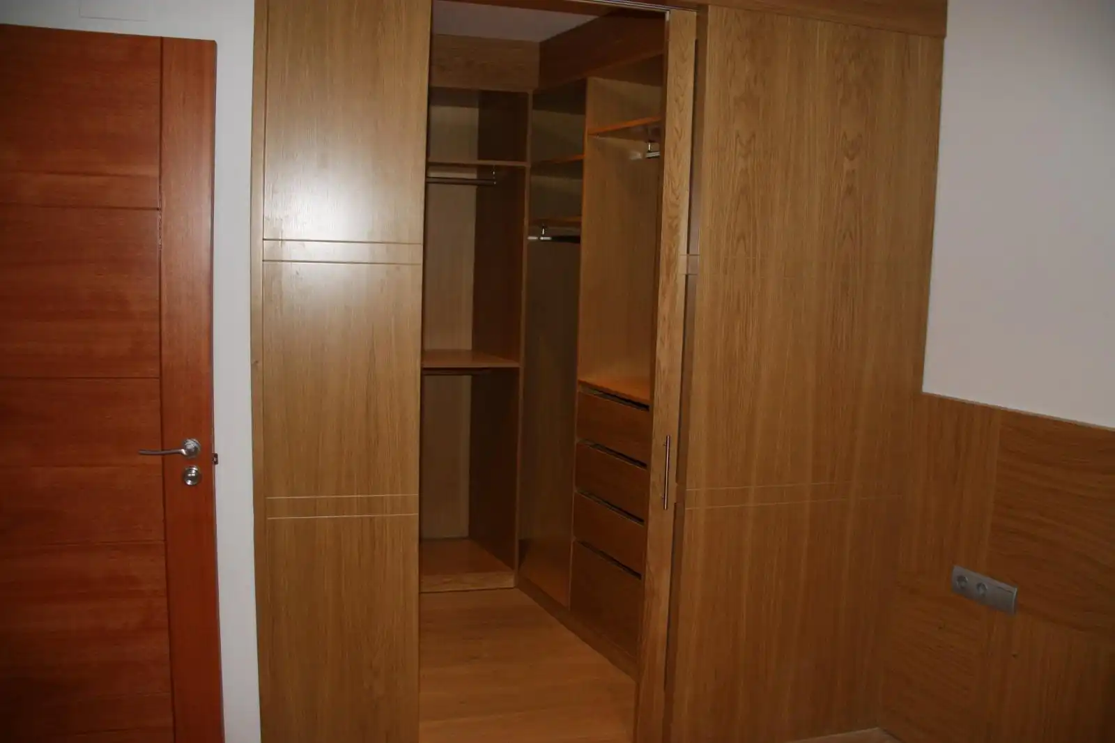 Bedroom of Flat for sale in Barcelona