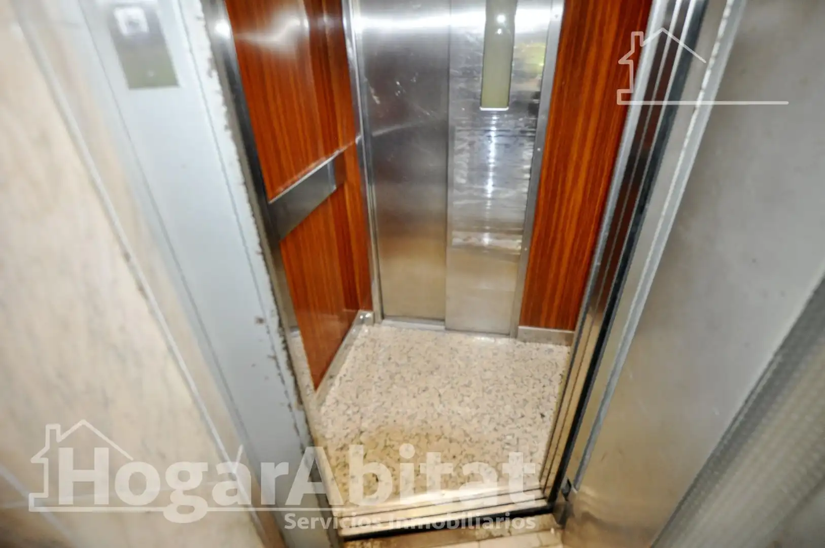 Flat for sale in Valencia  with Air Conditioner and Heating