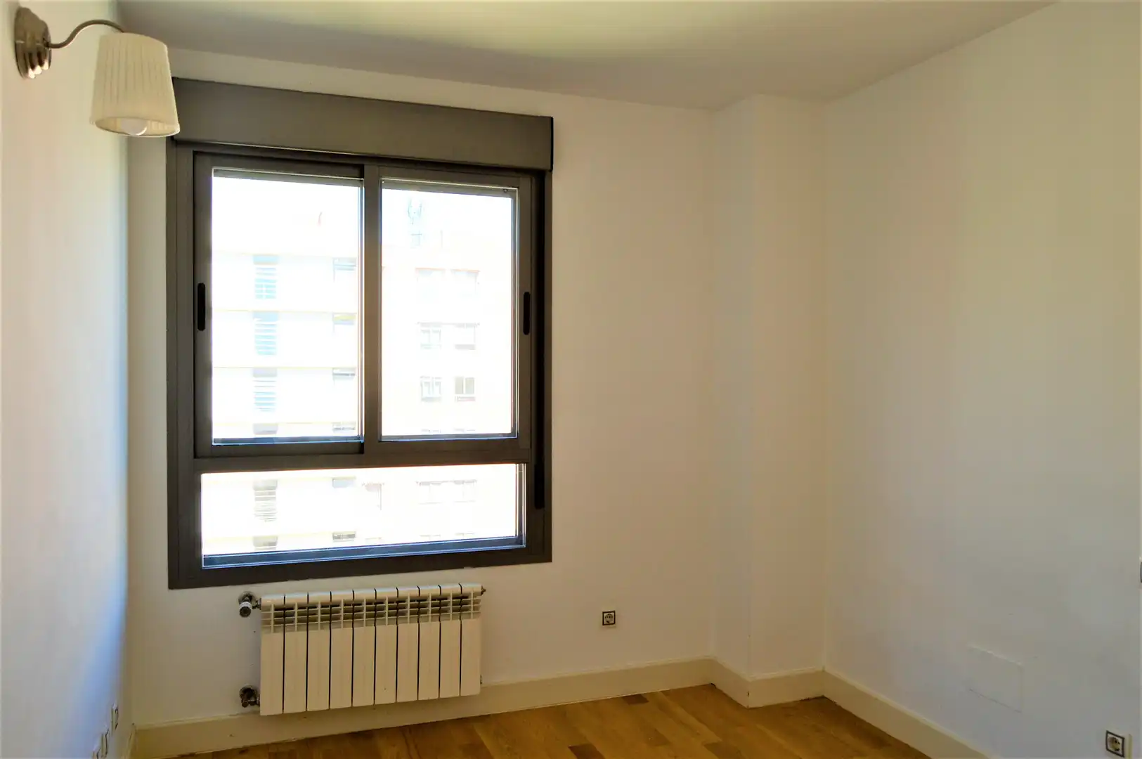 Schlafzimmer von Wohnung zur Miete in Madrid mit Klimaanlage, Heizung und Parkett