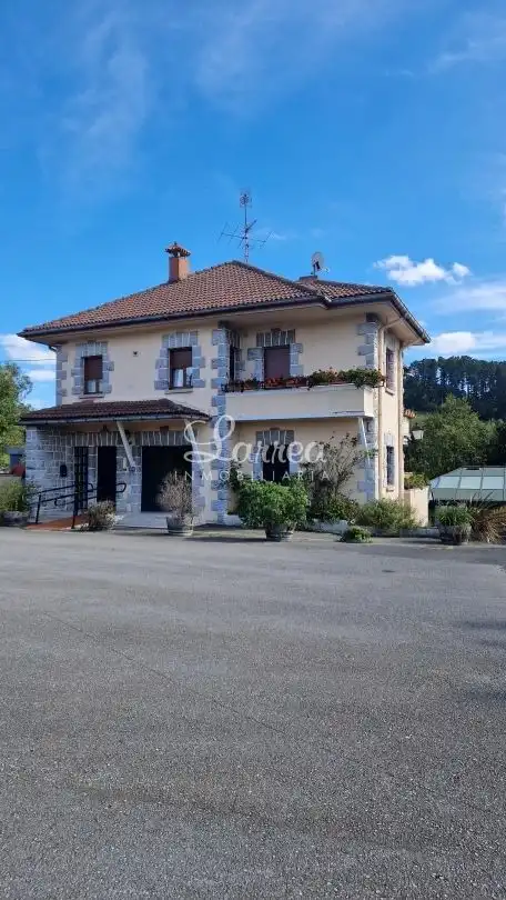 Außenansicht von Gebäude zum Verkauf in Amorebieta-Etxano
