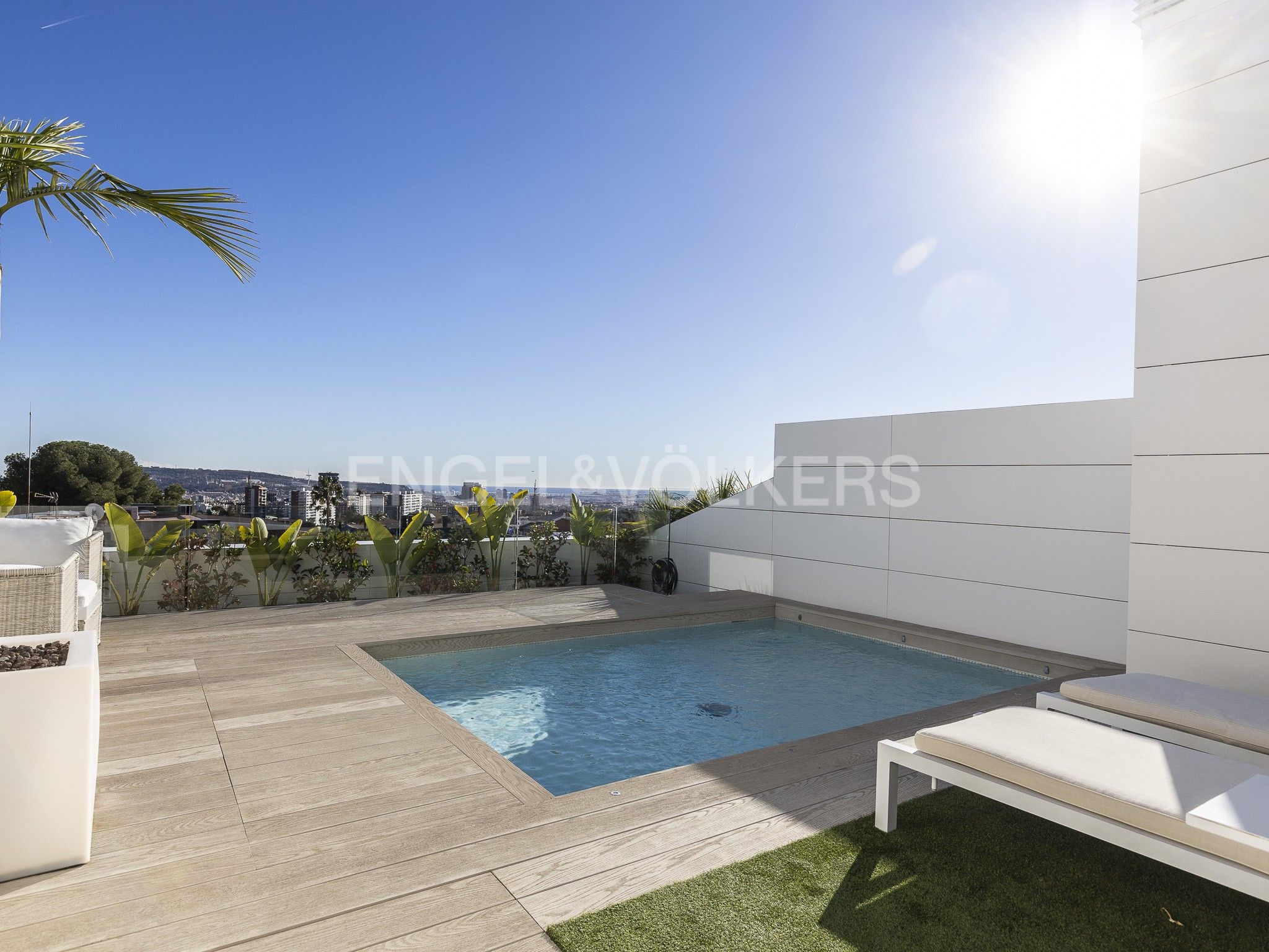 Swimming pool of Attic to rent in  Barcelona Capital  with Air Conditioner, Heating and Private garden