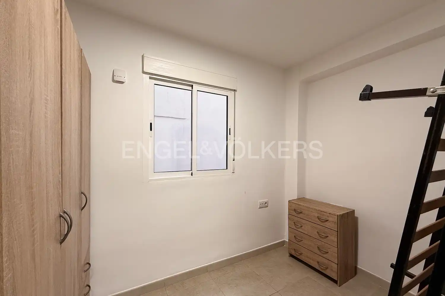 Schlafzimmer von Wohnung zur Miete in Valencia mit Klimaanlage, Heizung und Möbliert