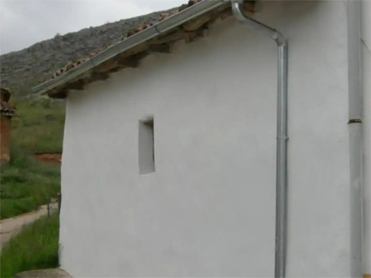 Vista exterior de Pis en venda en Sotresgudo amb Jardí privat