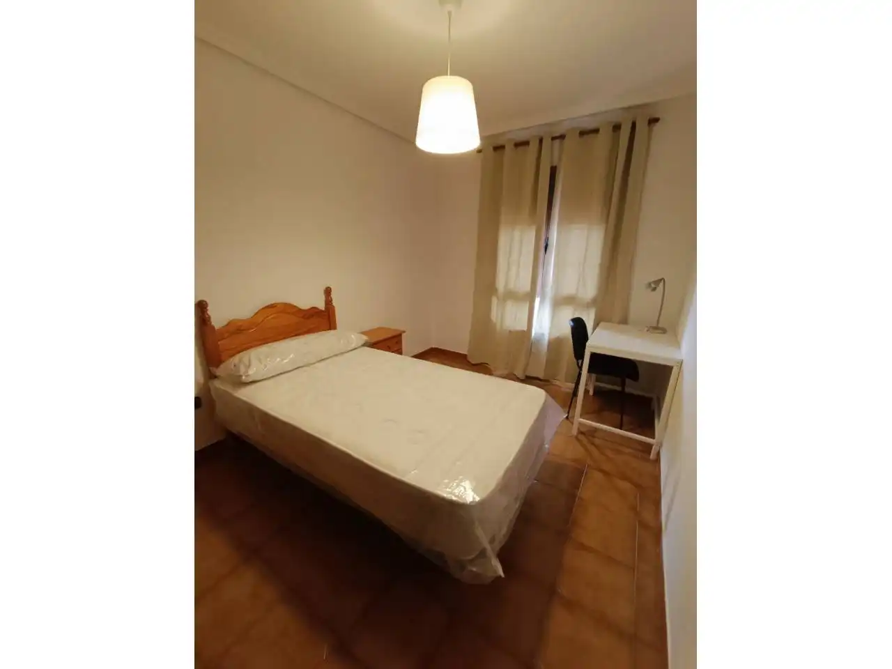 Habitación de Piso de alquiler en Fuenlabrada con Calefacción, Terraza y Amueblado