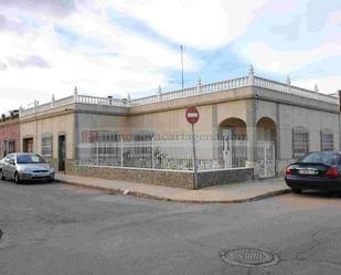 Vista exterior de Casa adosada en venda en Cartagena amb Terrassa