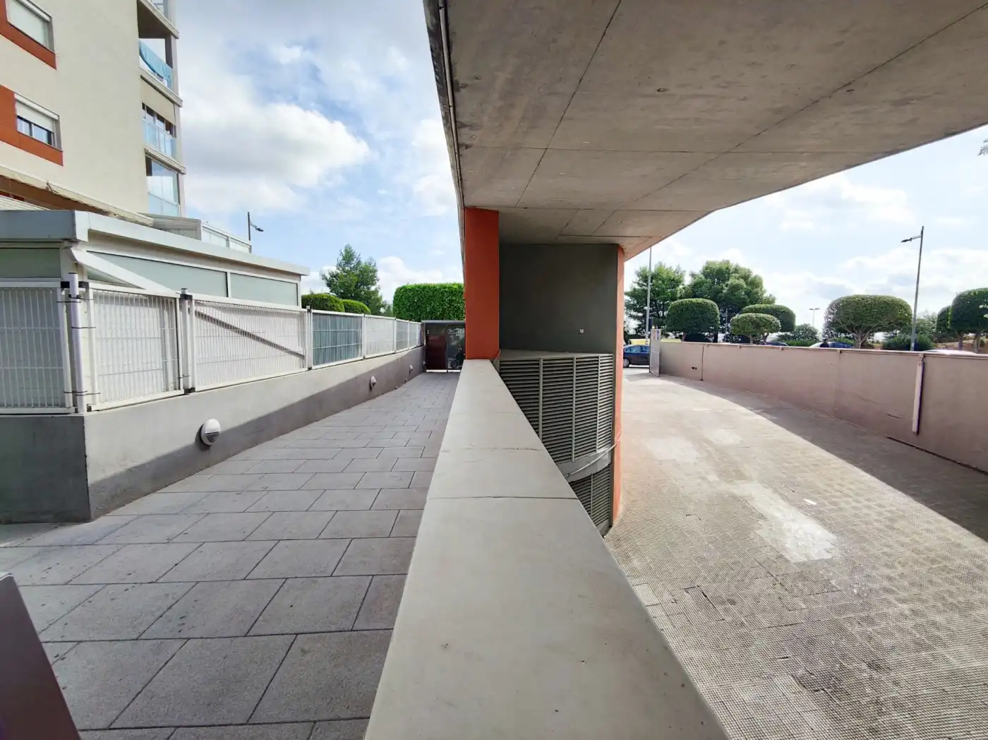 Vista exterior de Pis de lloguer en Paterna amb Terrassa i Piscina comunitària