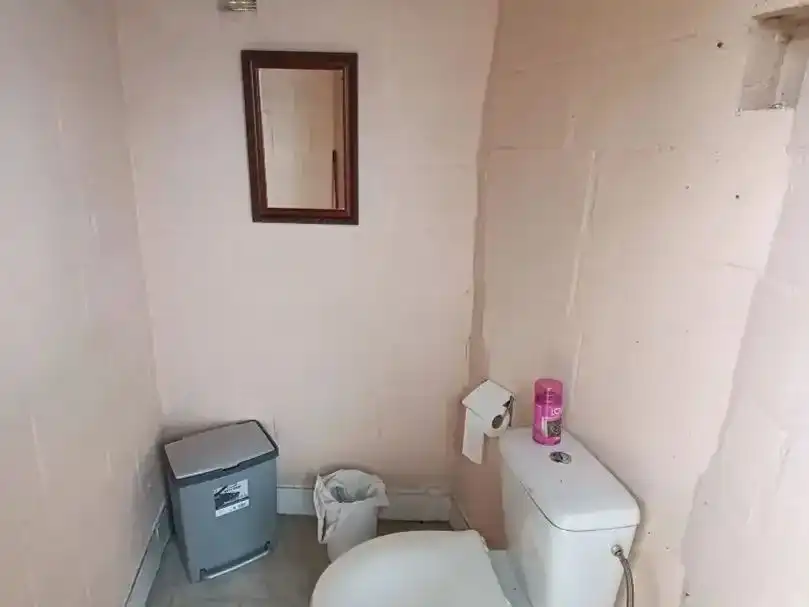 Bany de Casa o xalet en venda en San Martín del Rey Aurelio amb Terrassa i Balcó