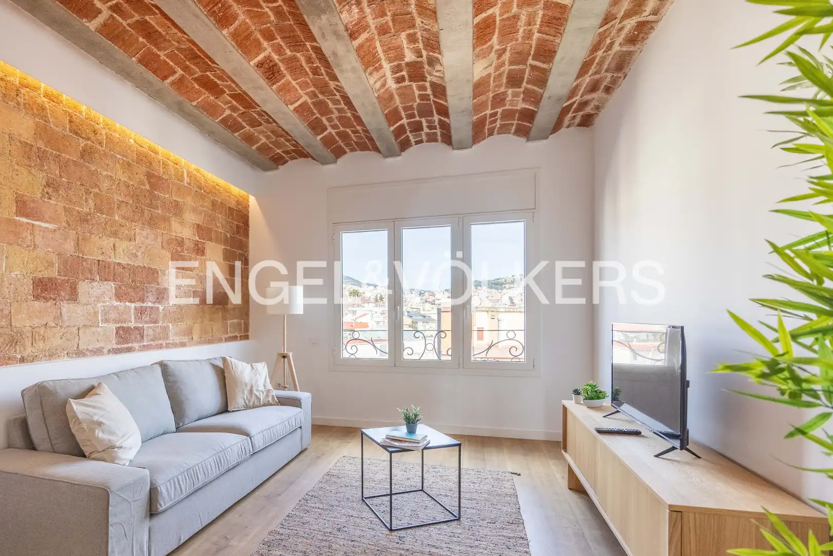 Wohnzimmer von Dachboden zum Verkauf in Barcelona mit Klimaanlage, Heizung und Parkett