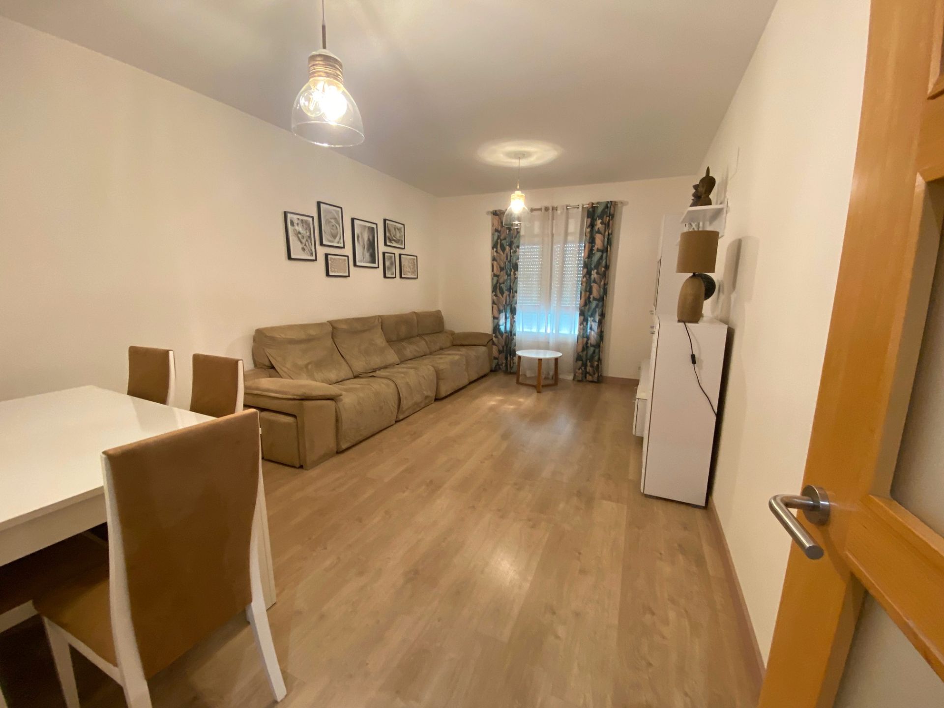 Living room of Flat to rent in Elche / Elx  with Air Conditioner, Heating and Parquet flooring
