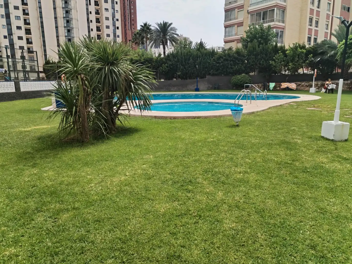 Swimming pool of Apartments for sale in Benidorm  with Air Conditioner, Private garden and Storage room