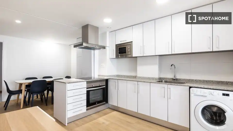 Kitchen of Flat for share in Burjassot  with Air Conditioner, Heating and Furnished