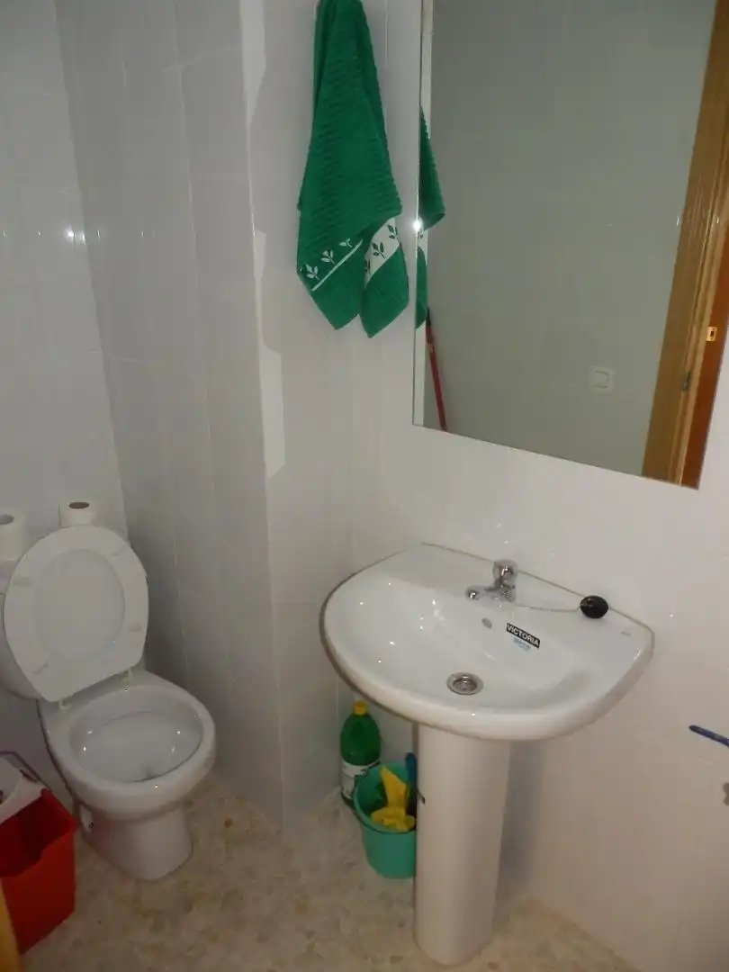 Bathroom of Office for rent in Badajoz  with Air Conditioner