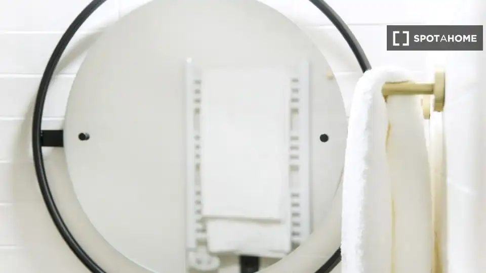 Bathroom of Flat for rent in Barcelona  with Air Conditioner, Heating and Furnished
