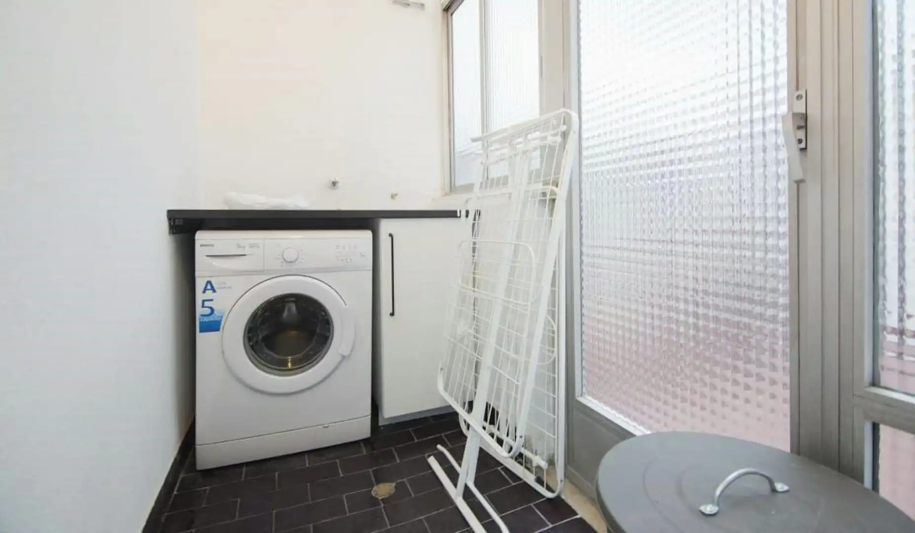 Balcony of Flat for share in Madrid  with Heating, Washing machine and Internet