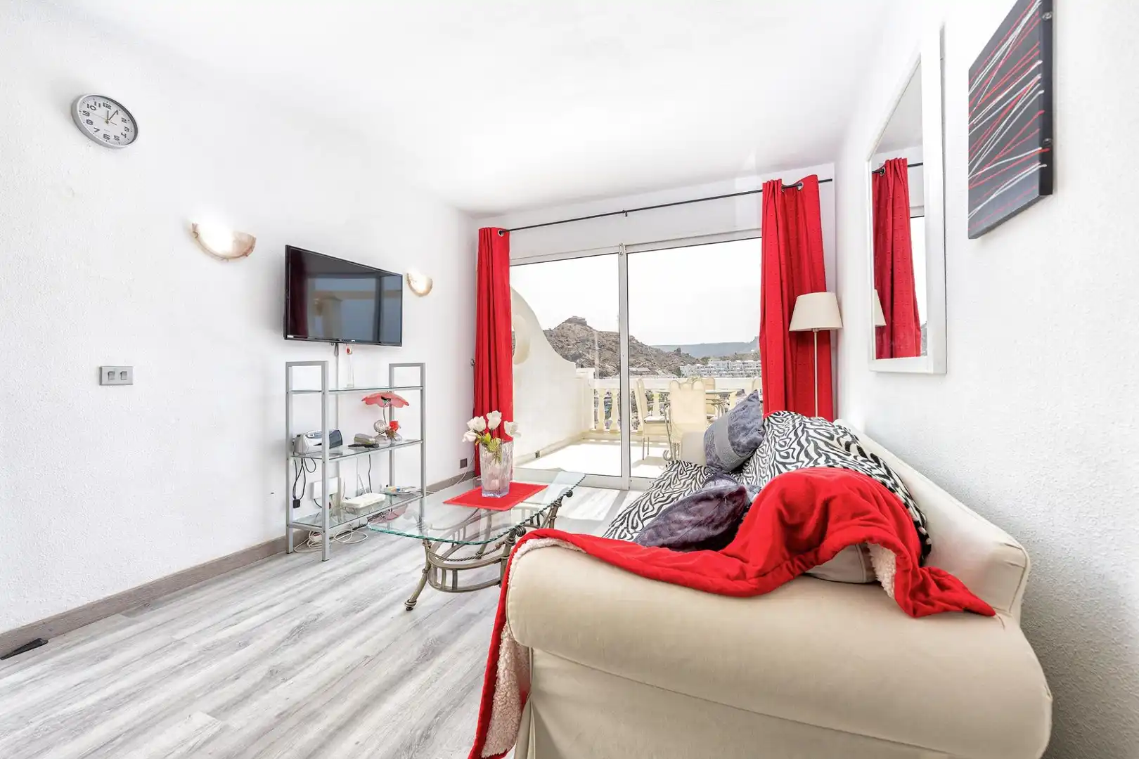 Sala d'estar de Apartament en venda en Mogán amb Terrassa, Moblat i Balcó