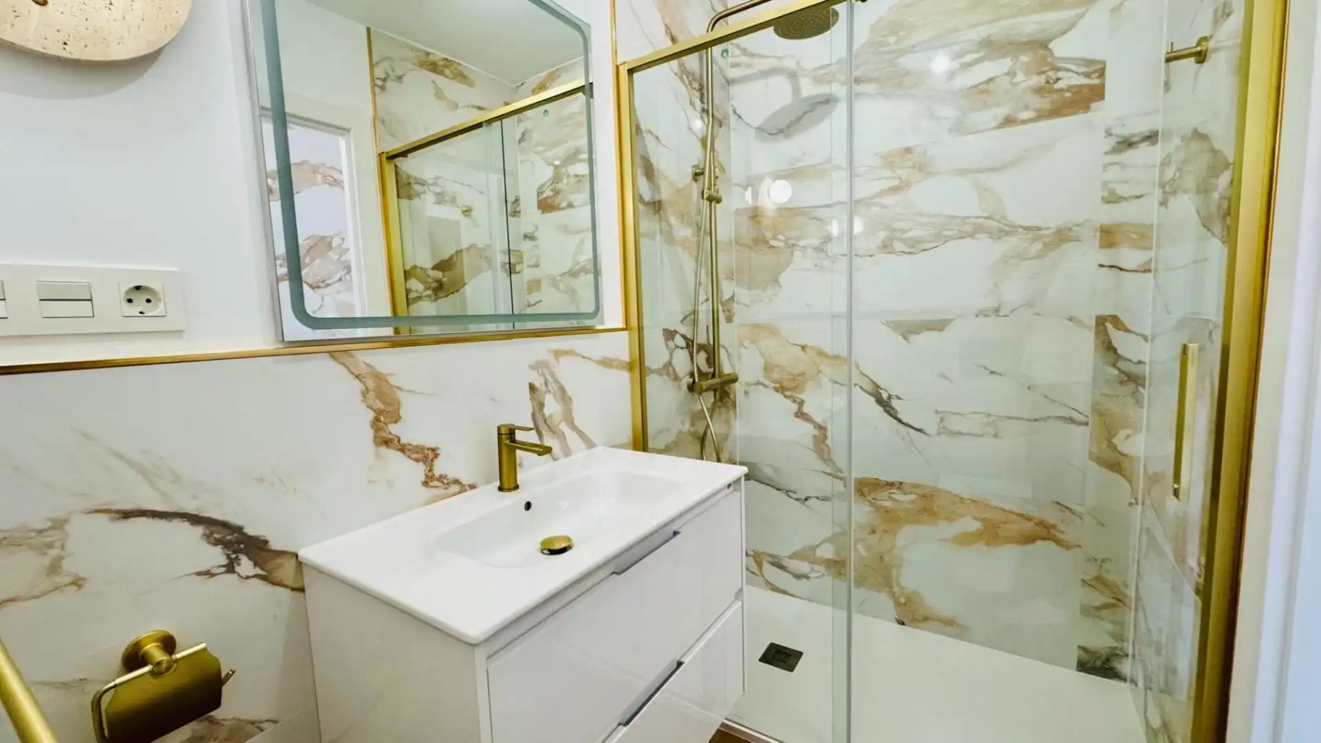 Badezimmer von Dachboden zum Verkauf in Torrevieja mit Klimaanlage, Heizung und Möbliert