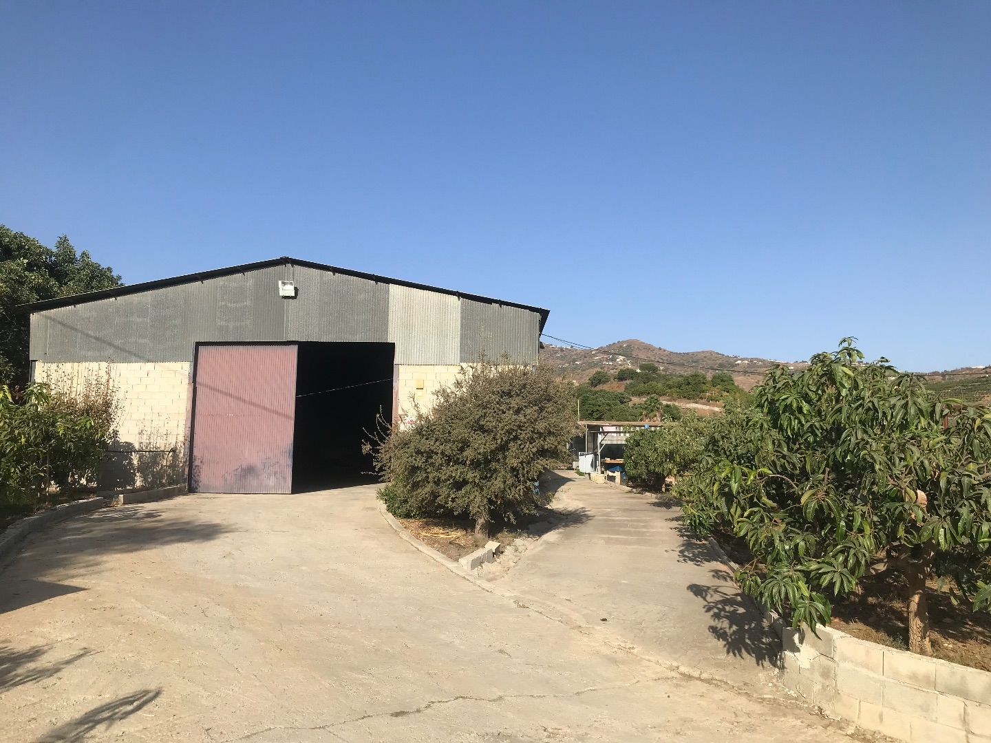 Vista exterior de Terreny en venda en Vélez-Málaga