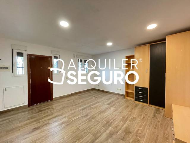 Estudio en Alquiler en San Timoteo en Puerta del Ángel