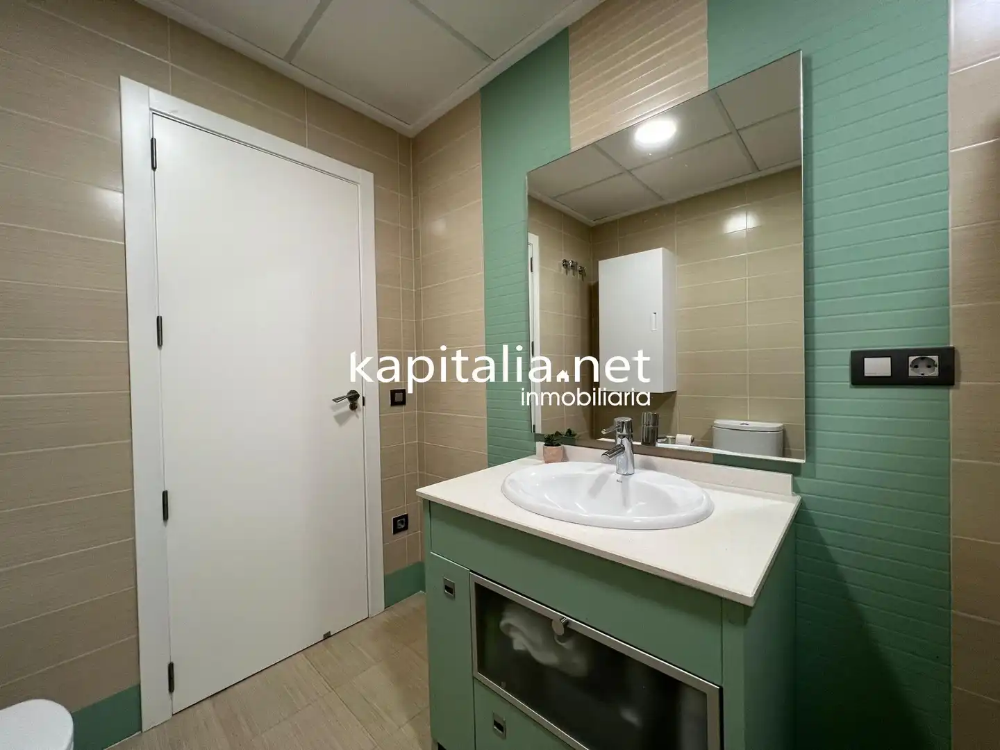 Bathroom of Flat for sale in Ontinyent  with Air Conditioner, Heating and Storage room